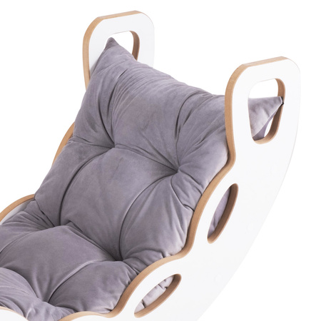 PLUSH NEST Small Rocker 4-in-1 Wippe + Kletterwand/Rutsche + Kissen (Velvet grey), weiß Wooden Play