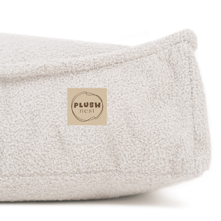 PLUSH NEST Puff, 60x60 cm, Bodenkissen, cremefarbenes Lammfell